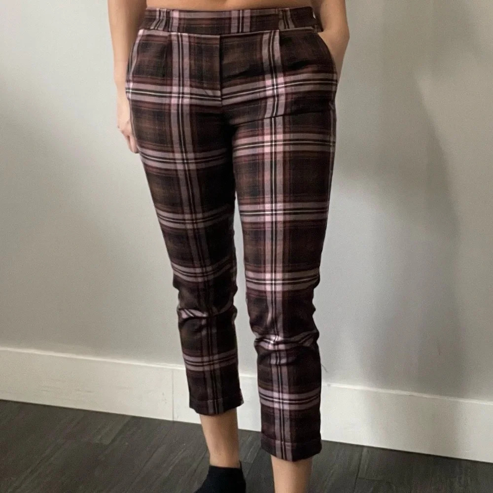 🌸Twik Woman’s Plaid Capri Pants - Size  XS 🌷